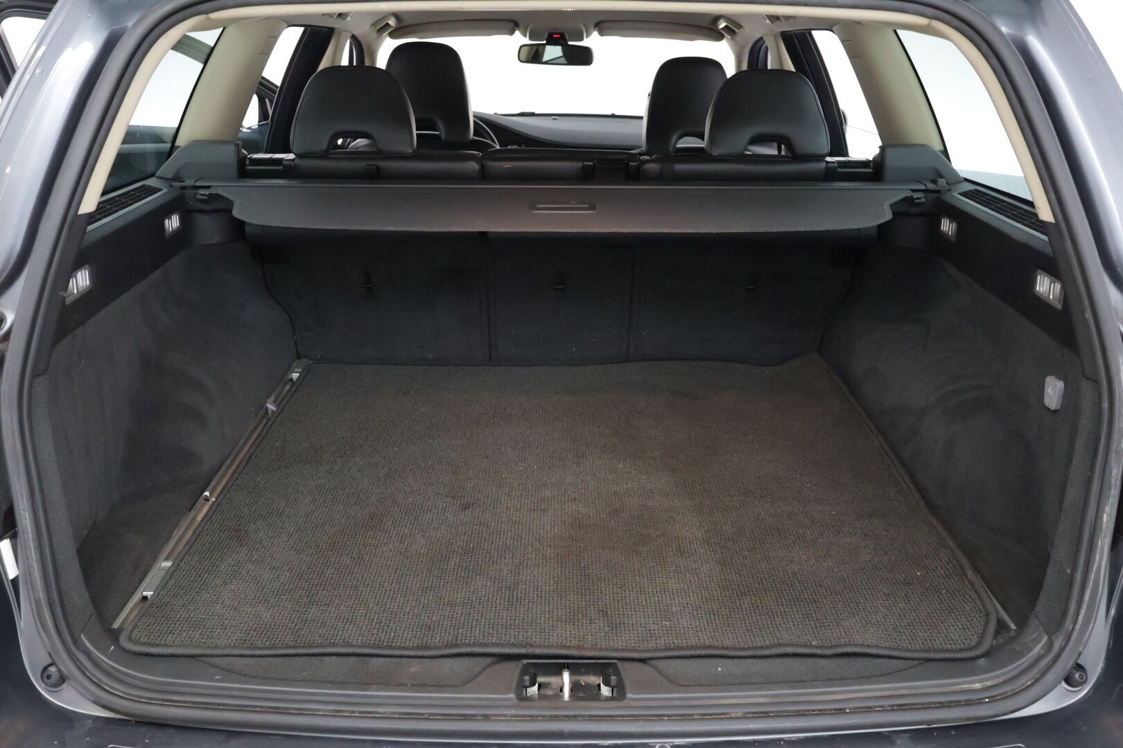 Volvo V70 2008 2,4D Momentum Taksi aut * YritysOutlet - Myydään vain yrityksille * - YritysOutlet - Myydään vain yrityksille - * PA-Lämmitin / Vetokoukku / P-Tutka / Vakkari / Puolnahkasisusta / Huoltokirja / Hifit / Penkinlämmittimet edessä ja takana *