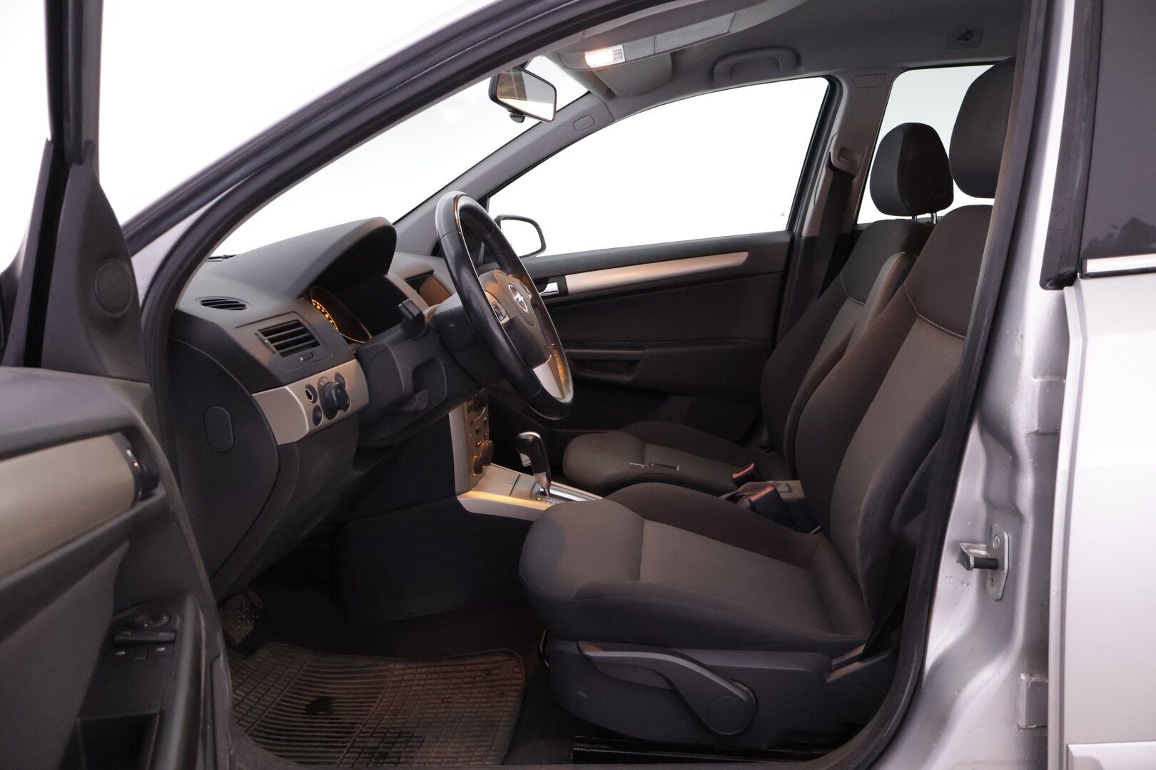 Opel Astra 2008 Wagon Enjoy 1,9 CDTI  Myydään Huutokaupat.com