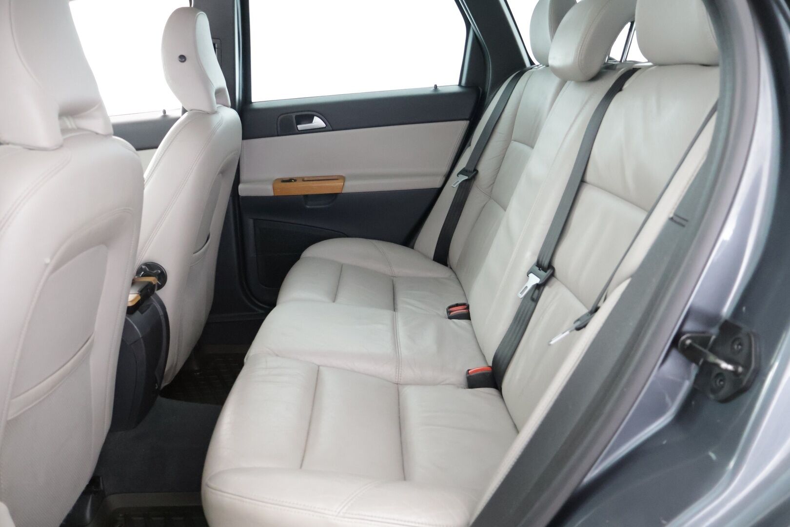 Volvo V50 2008 2,0D (136 hv) Summum man - | Nahkasisusta | Muistipenkki | Tutkat | Vakionopeudensäädin | Kahdet renkaat |