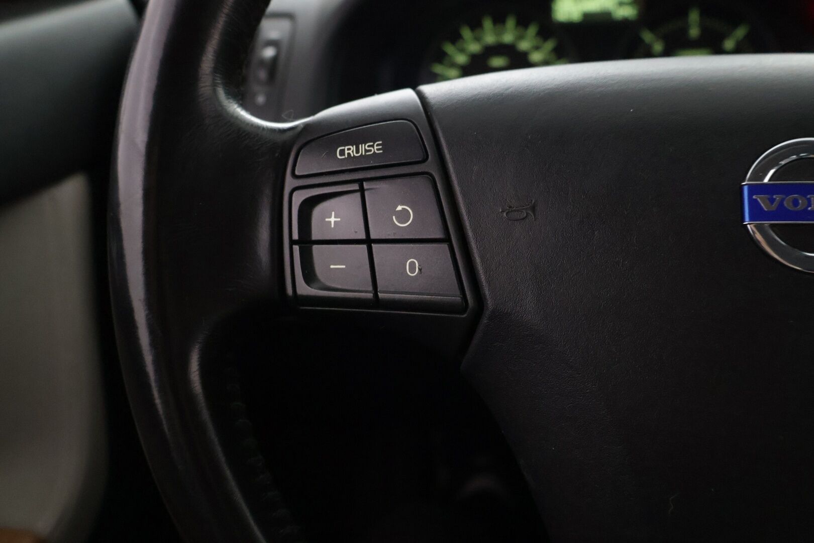 Volvo V50 2008 2,0D (136 hv) Summum man - | Nahkasisusta | Muistipenkki | Tutkat | Vakionopeudensäädin | Kahdet renkaat |