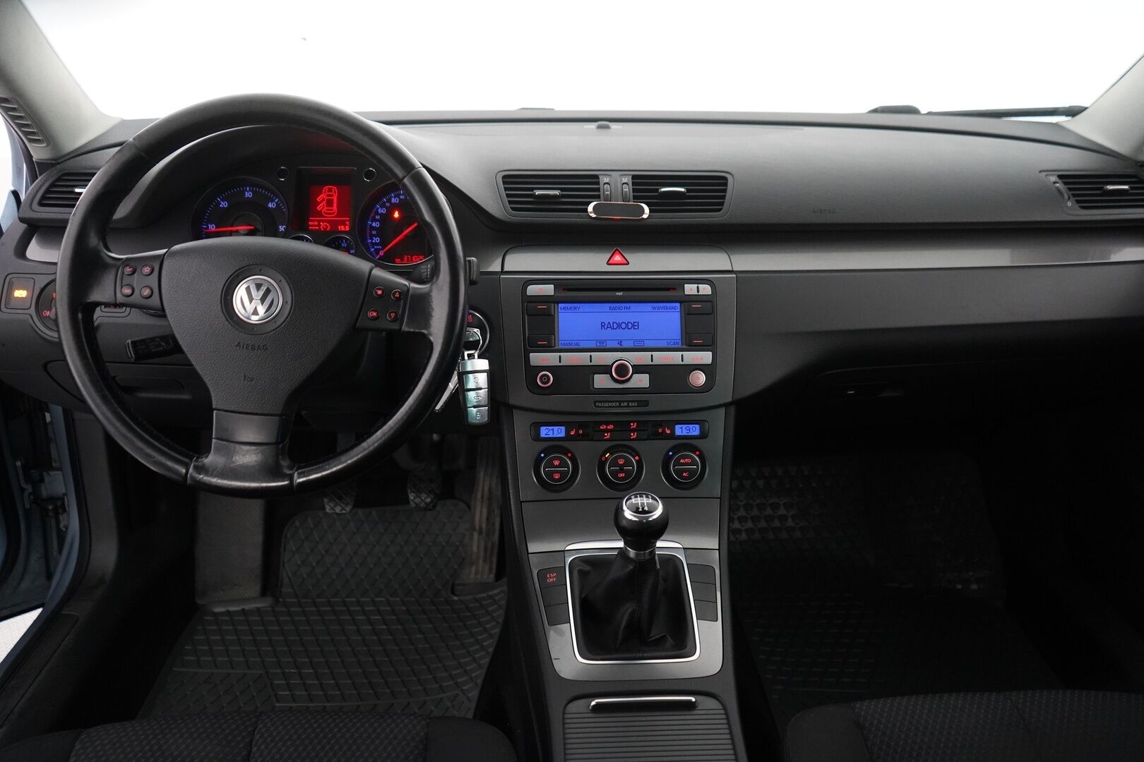 Volkswagen Passat 2009 1.9 TDI Variant Luxline 77 kW *Myydään huutokaupat.com sivulla*