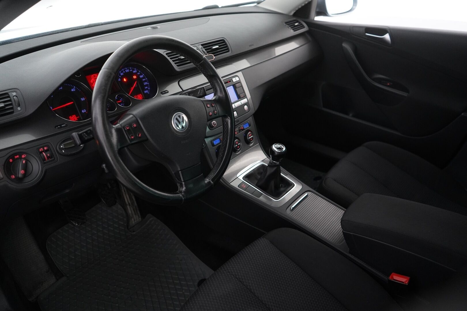 Volkswagen Passat 2009 1.9 TDI Variant Luxline 77 kW *Myydään huutokaupat.com sivulla*
