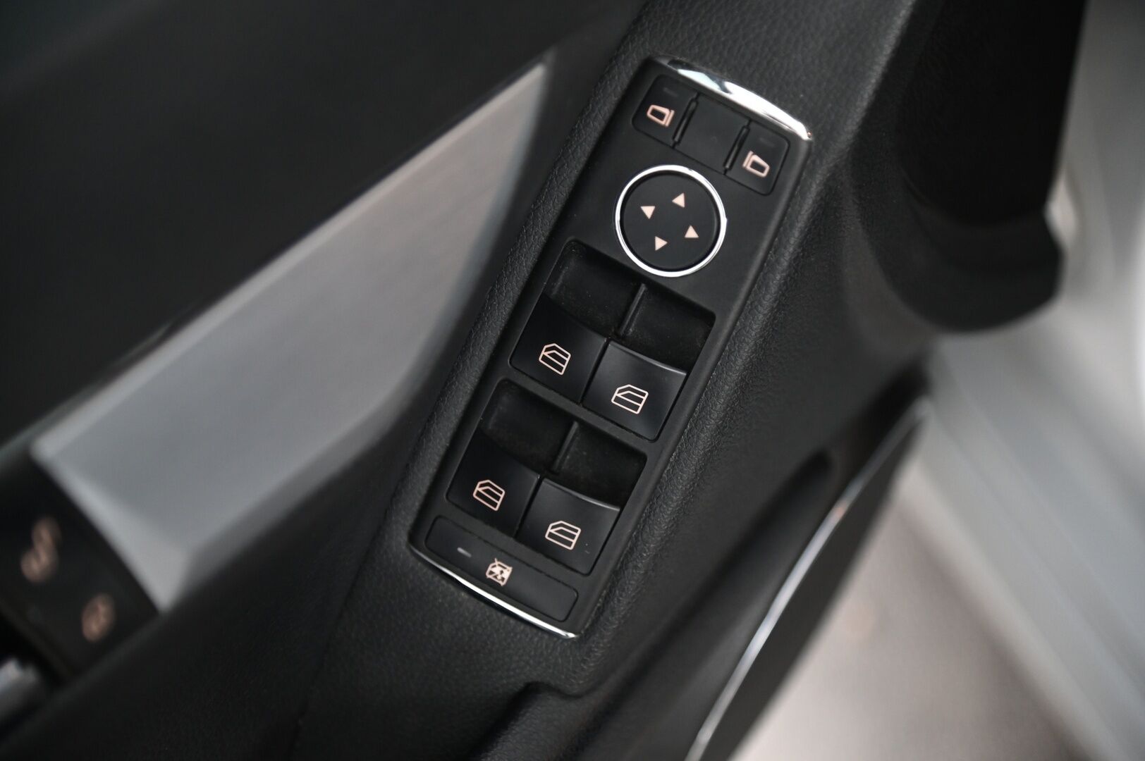 Mercedes-Benz C 2008 200 CDI T A Business *Myydään Huutokauppa.com / Suomi-Auto / Lohko / Koukku / Vakkari / Tutkat* - *Myydään Huutokauppa.com / Sähkötoiminen takaluukku / 2X renkaat vanteineen* - HULLU BLACKWEEK KORKOTARJOUS 2,49%