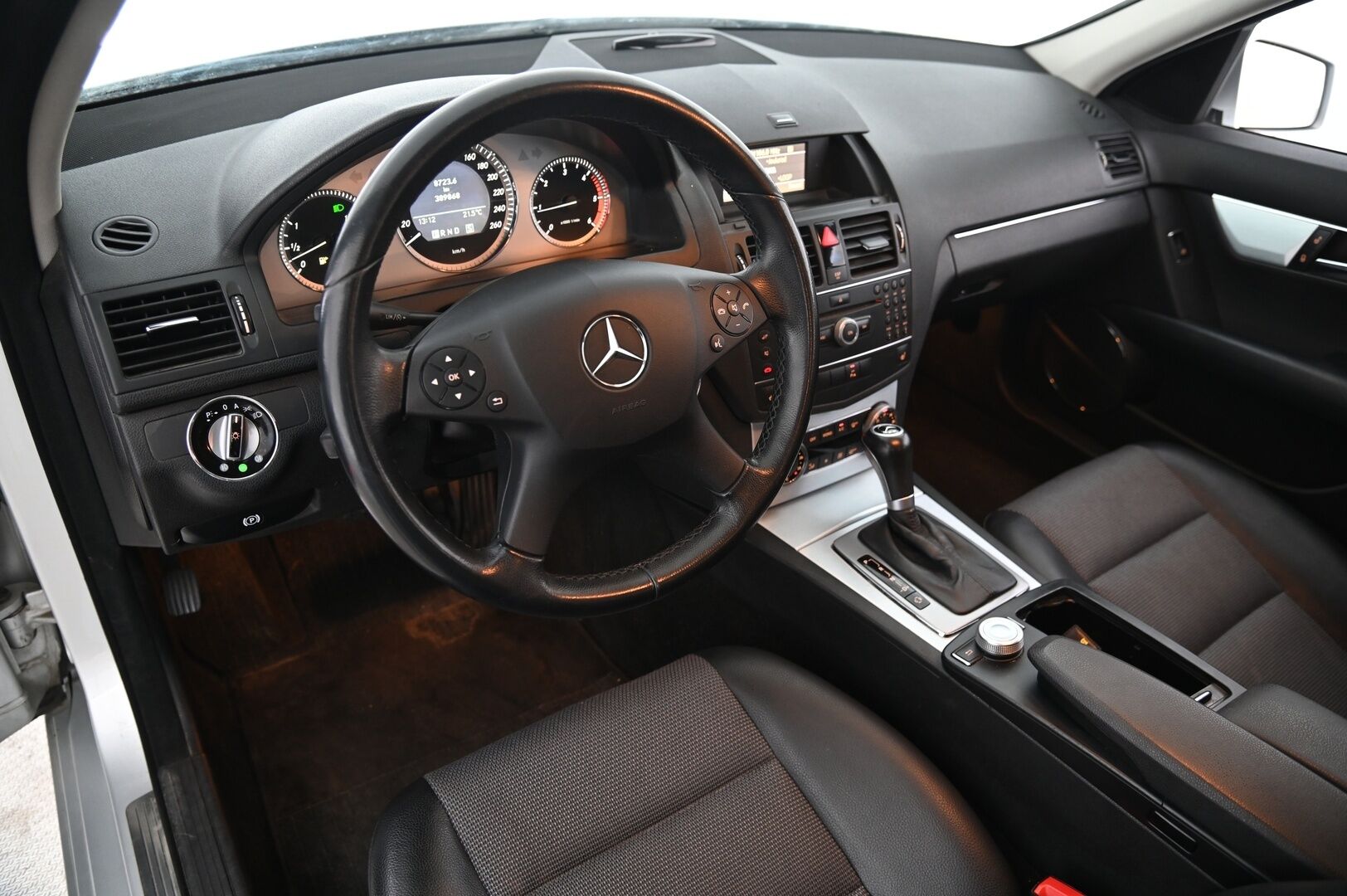 Mercedes-Benz C 2008 200 CDI T A Business *Myydään Huutokauppa.com / Suomi-Auto / Lohko / Koukku / Vakkari / Tutkat* - *Myydään Huutokauppa.com / Sähkötoiminen takaluukku / 2X renkaat vanteineen* - HULLU BLACKWEEK KORKOTARJOUS 2,49%