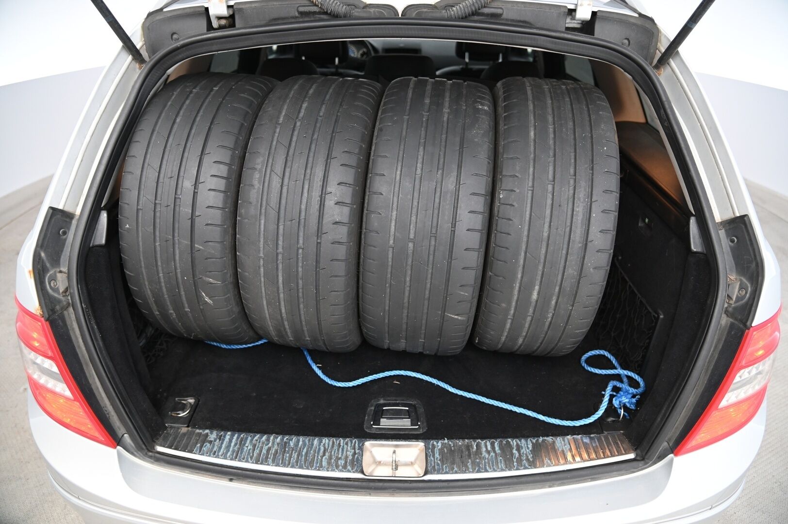 Mercedes-Benz C 2008 200 CDI T A Business *Myydään Huutokauppa.com / Suomi-Auto / Lohko / Koukku / Vakkari / Tutkat* - *Myydään Huutokauppa.com / Sähkötoiminen takaluukku / 2X renkaat vanteineen* - HULLU BLACKWEEK KORKOTARJOUS 2,49%