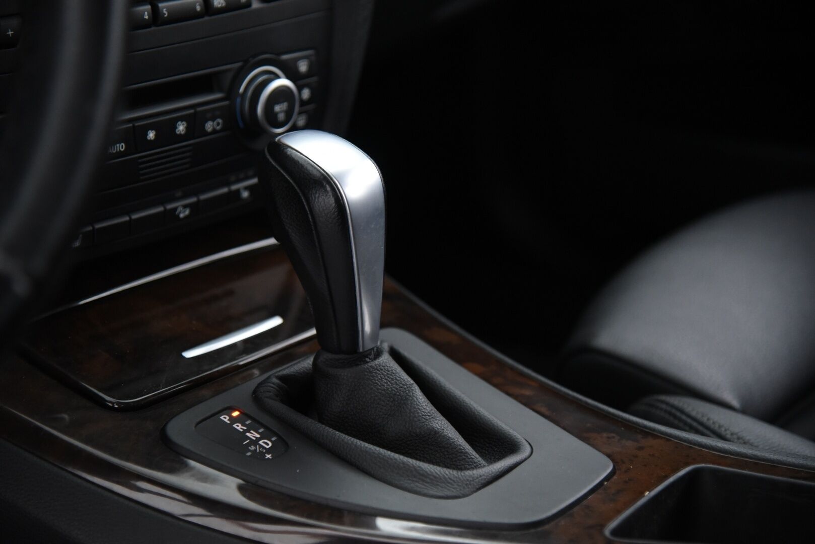 BMW 320 2009 A E91 Touring Business LCI / Sporttinahat / Xenon / Koukku / Vakkari - Myydään Huutokaupat.comissa!
