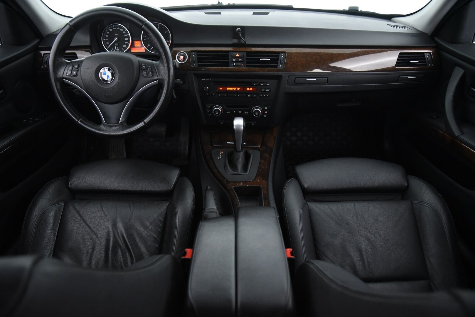 BMW 320 2009 A E91 Touring Business LCI / Sporttinahat / Xenon / Koukku / Vakkari - Myydään Huutokaupat.comissa!