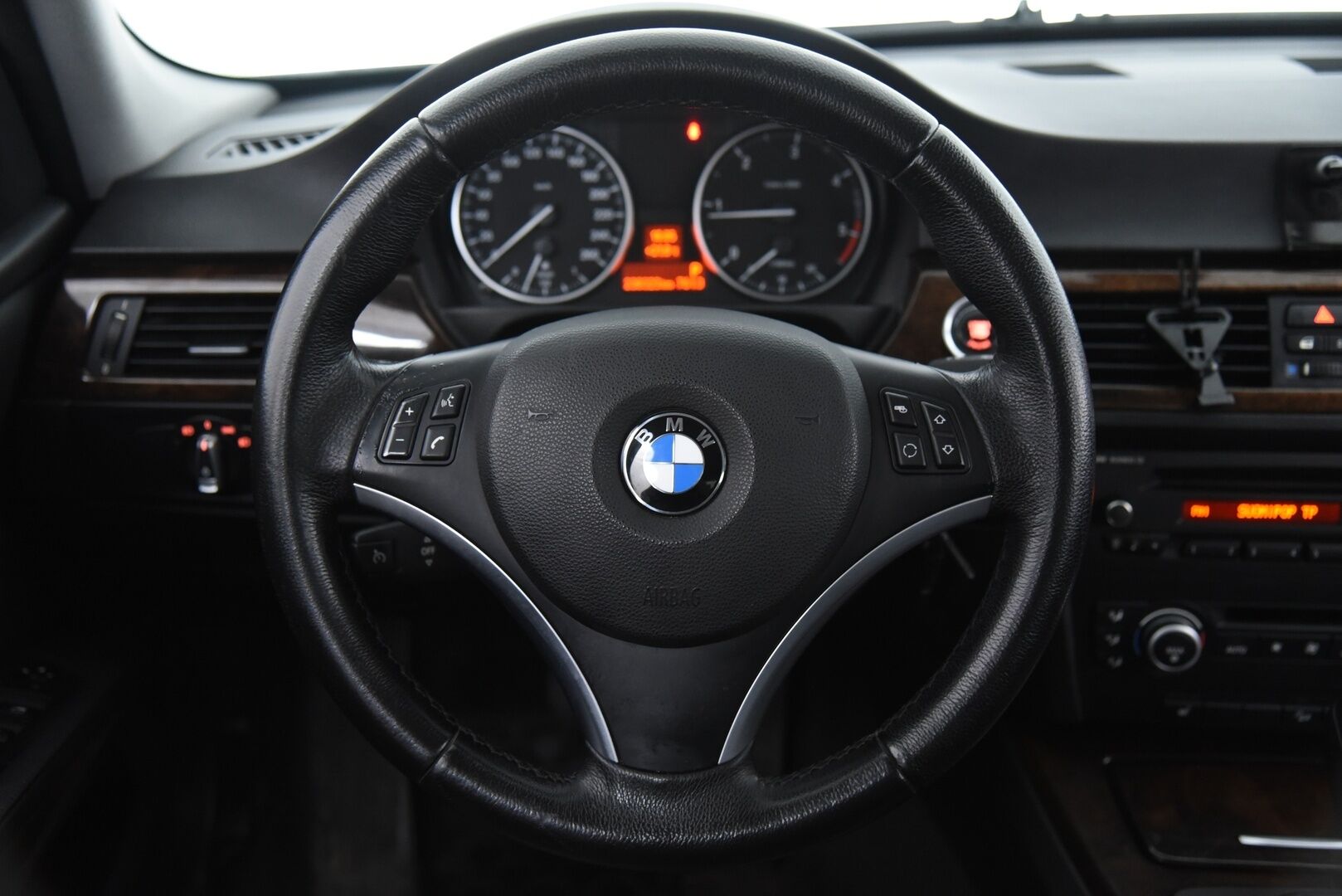 BMW 320 2009 A E91 Touring Business LCI / Sporttinahat / Xenon / Koukku / Vakkari - Myydään Huutokaupat.comissa!