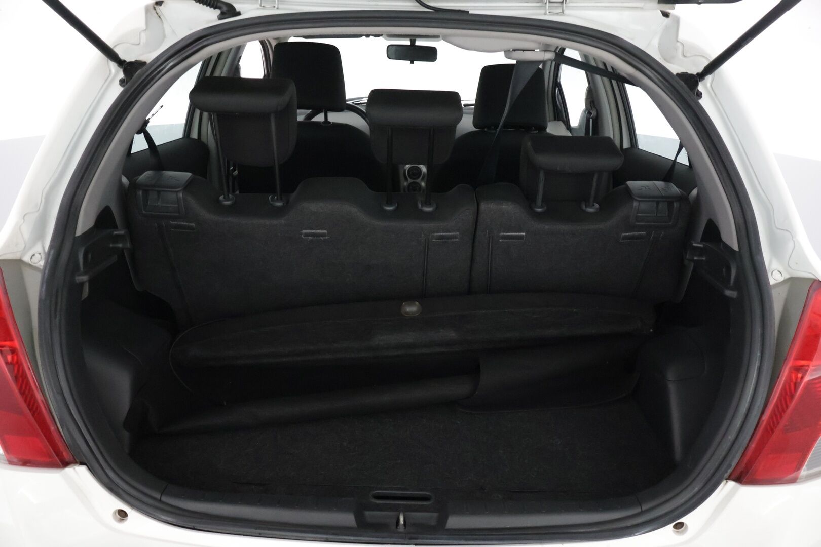 Toyota Yaris 2009 1,4 D-4D DPF Linea Terra 5ov - * MYYDÄÄN HUUTOKAUPAT.COM * VAKKARI / ILMASTOINTI / LOHKO *  