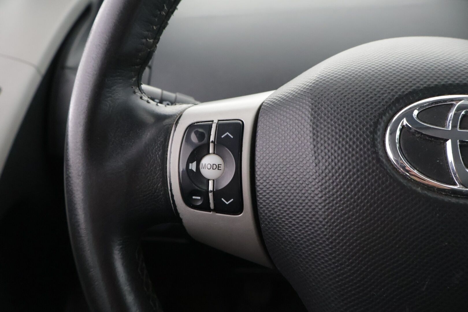 Toyota Yaris 2009 1,4 D-4D DPF Linea Terra 5ov - * MYYDÄÄN HUUTOKAUPAT.COM * VAKKARI / ILMASTOINTI / LOHKO *  