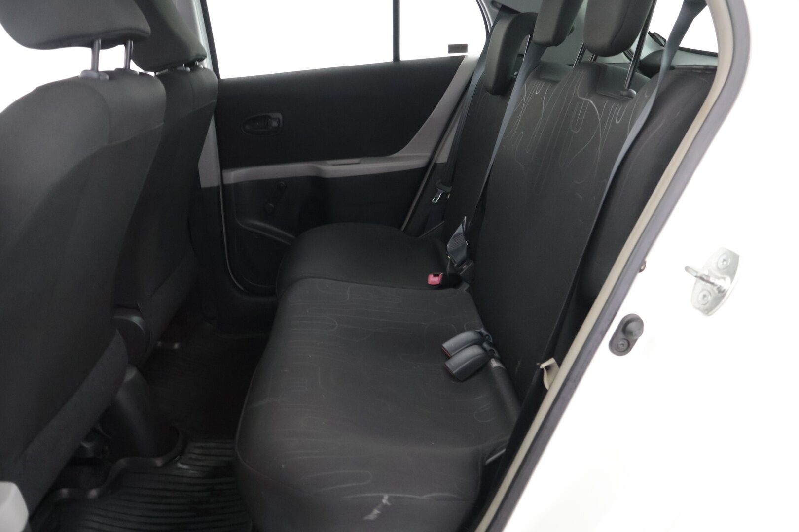 Toyota Yaris 2009 1,4 D-4D DPF Linea Terra 5ov - * MYYDÄÄN HUUTOKAUPAT.COM * VAKKARI / ILMASTOINTI / LOHKO *  