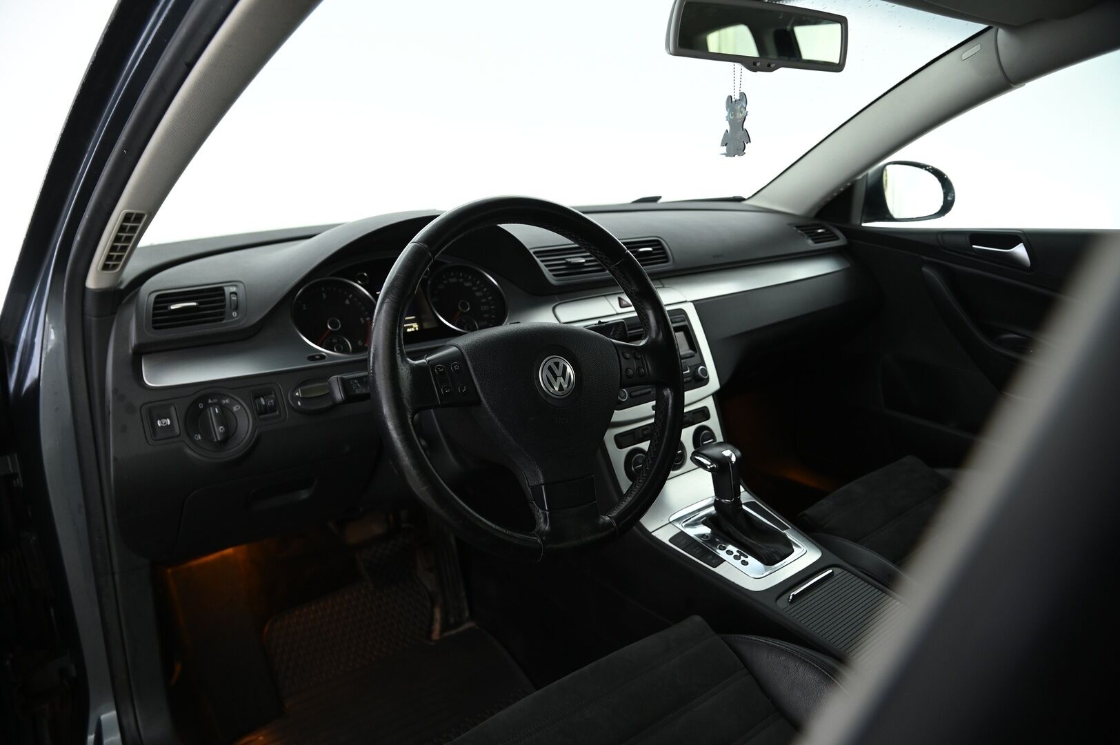 Volkswagen Passat 2009 Variant Highline 2,0 TDI PowerDiesel 103 kW DSG-aut *Myydään huutokaupat.com*