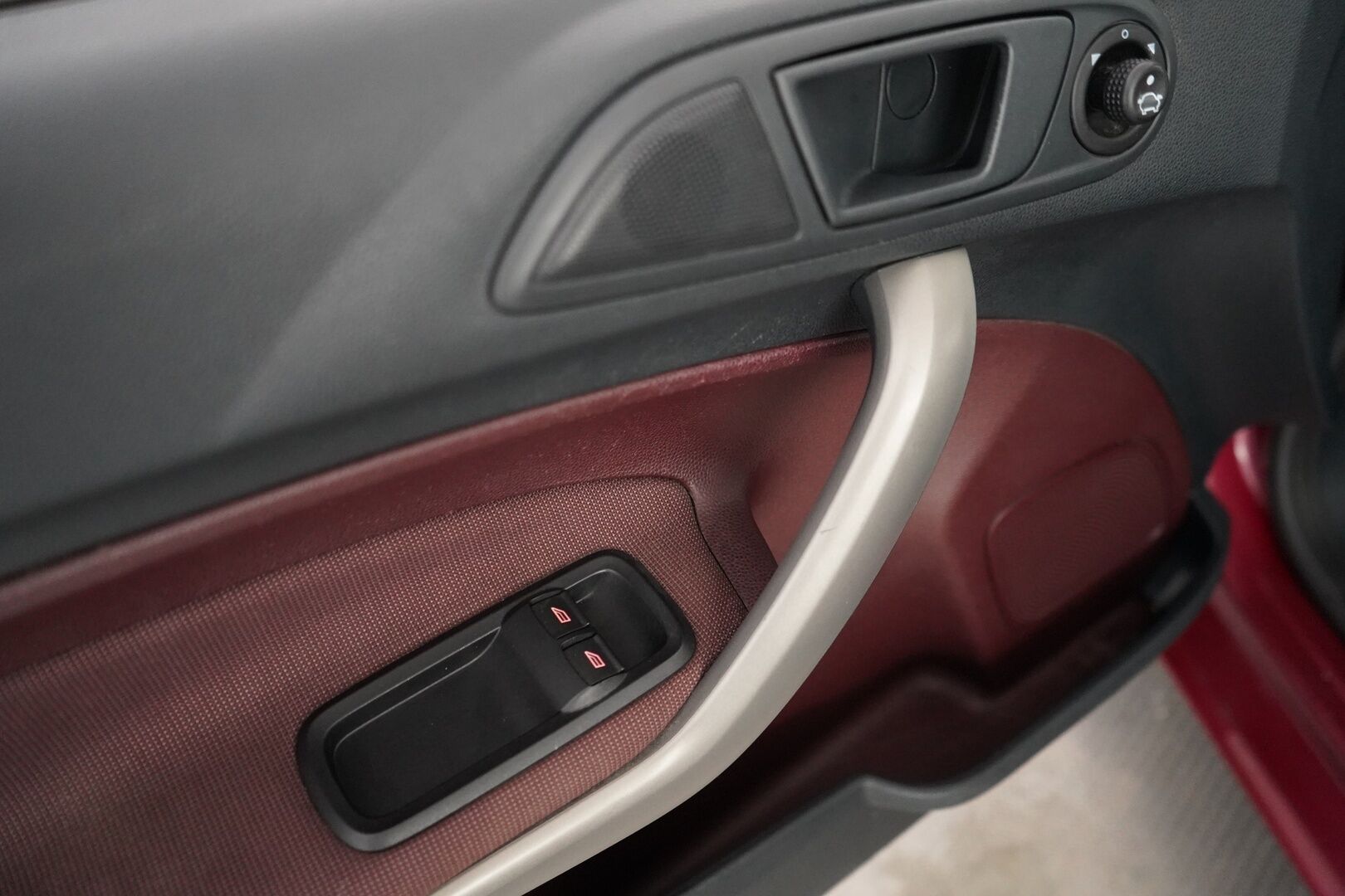 Ford Fiesta 2009 1,25 82 hv Trend M5 3-ovinen - YritysOutlet - Myydään vain yrityksille - Suomi-auto toiselta omistajalta / Kahdet renkaat