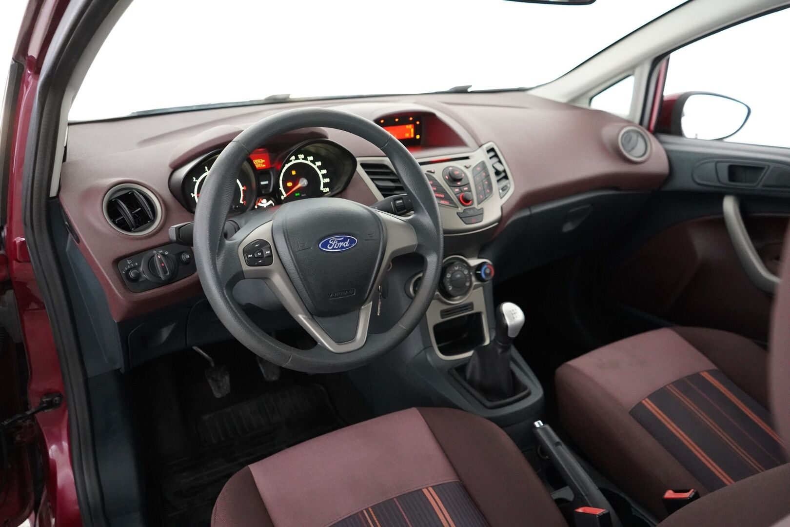 Ford Fiesta 2009 1,25 82 hv Trend M5 3-ovinen - YritysOutlet - Myydään vain yrityksille - Suomi-auto toiselta omistajalta / Kahdet renkaat