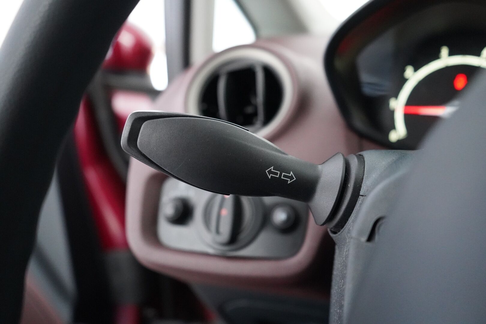 Ford Fiesta 2009 1,25 82 hv Trend M5 3-ovinen - YritysOutlet - Myydään vain yrityksille - Suomi-auto toiselta omistajalta / Kahdet renkaat