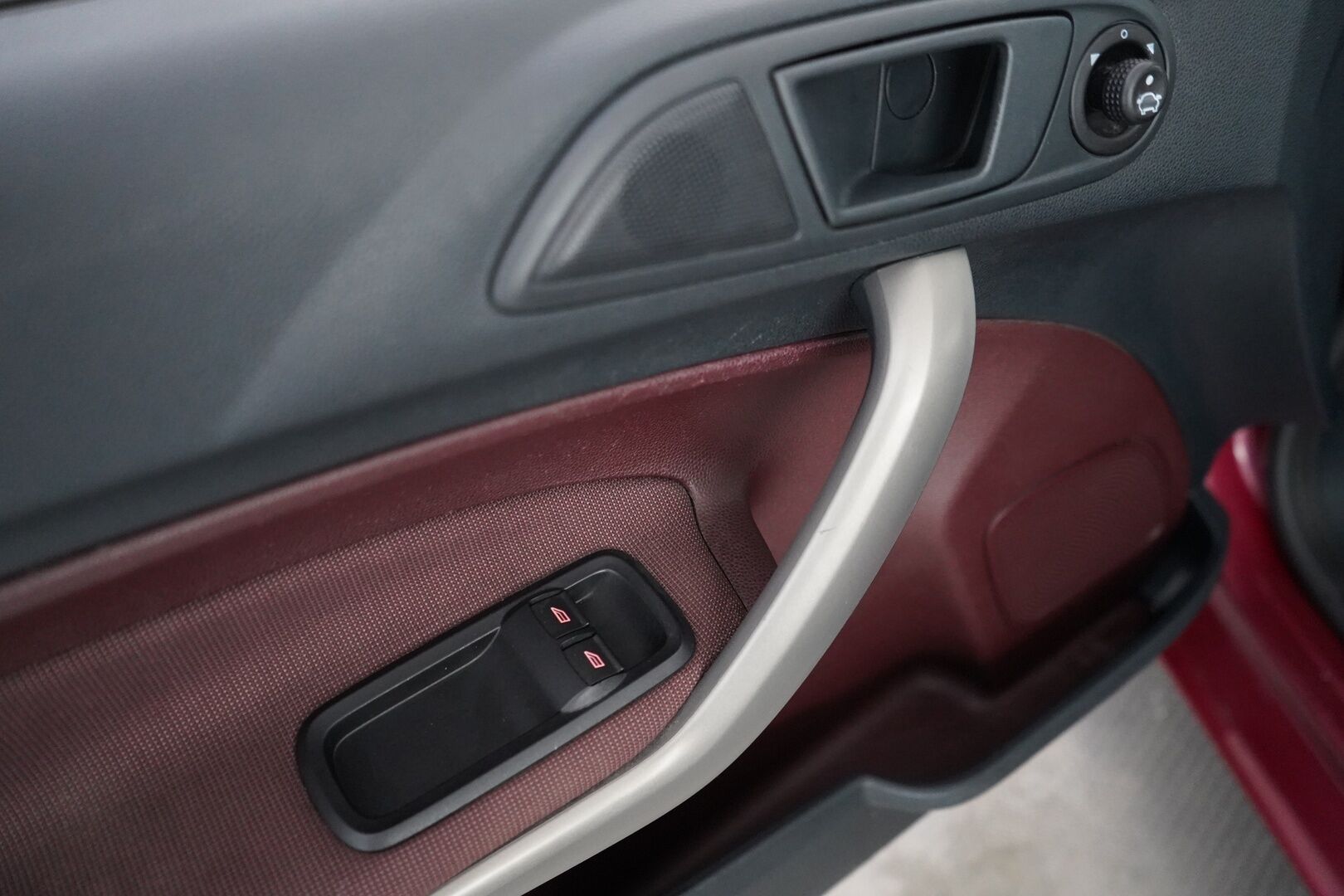 Ford Fiesta 2009 1,25 82 hv Trend M5 3-ovinen - YritysOutlet - Myydään vain yrityksille - Suomi-auto toiselta omistajalta / Kahdet renkaat