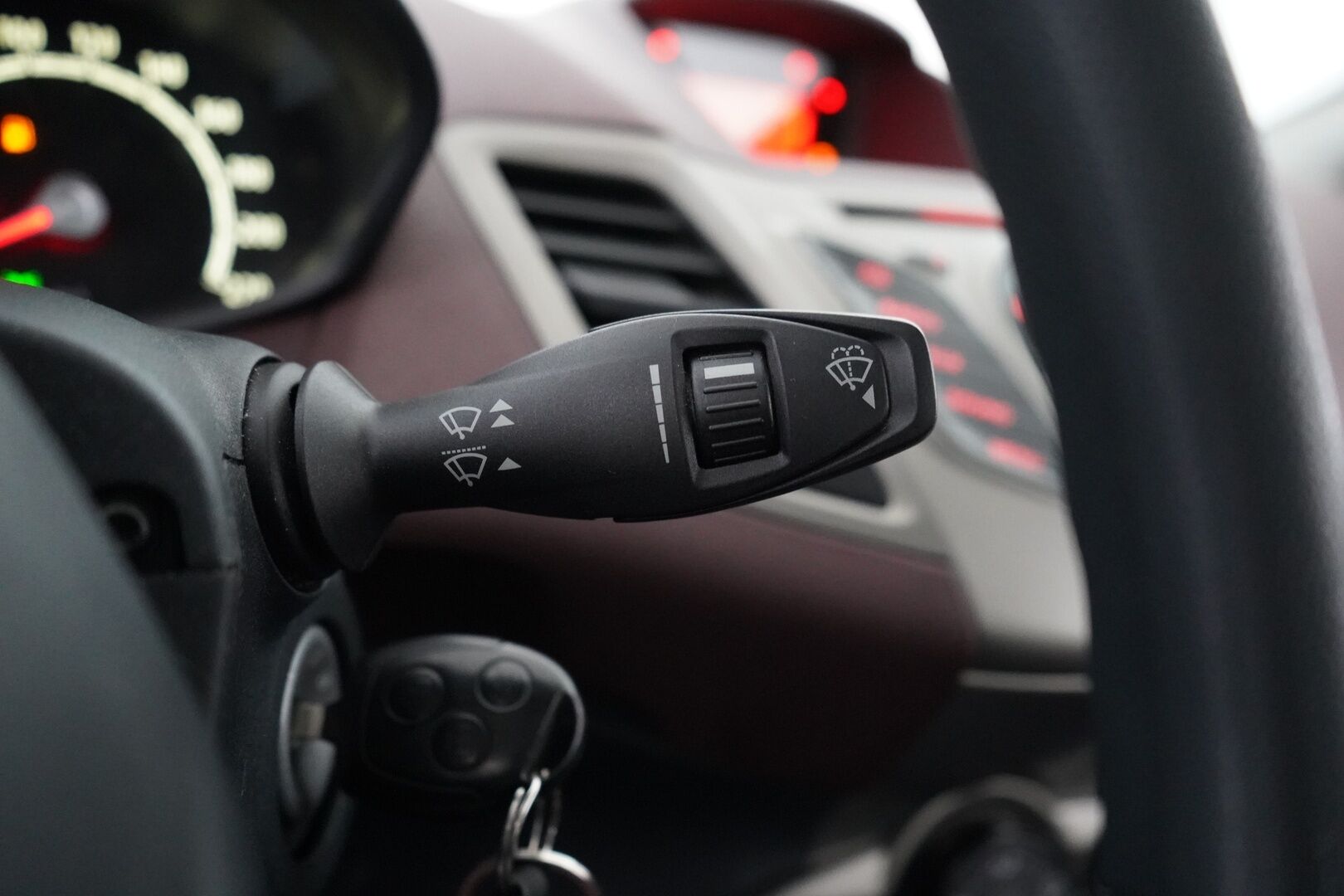 Ford Fiesta 2009 1,25 82 hv Trend M5 3-ovinen - YritysOutlet - Myydään vain yrityksille - Suomi-auto toiselta omistajalta / Kahdet renkaat