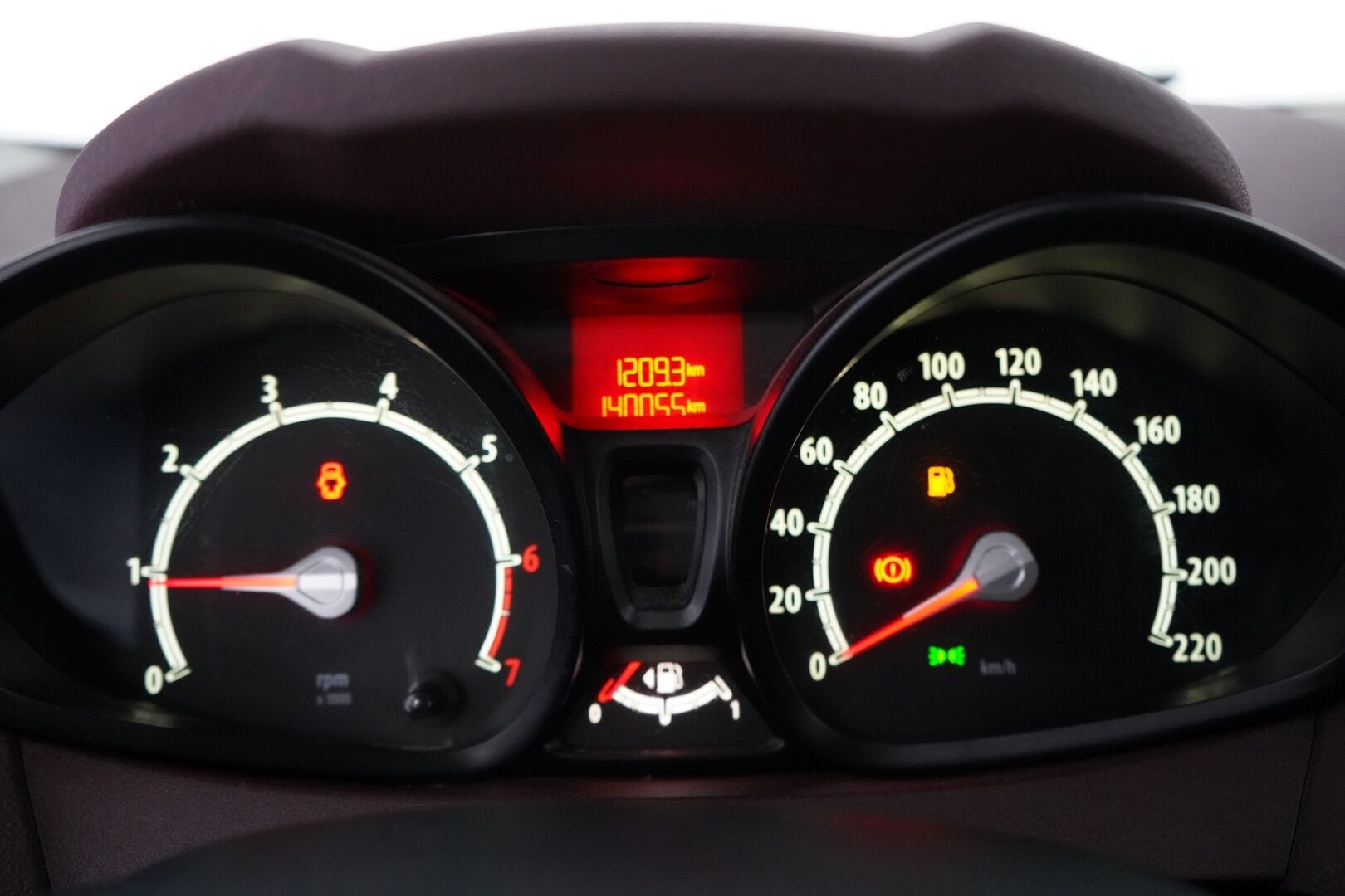 Ford Fiesta 2009 1,25 82 hv Trend M5 3-ovinen - YritysOutlet - Myydään vain yrityksille - Suomi-auto toiselta omistajalta / Kahdet renkaat