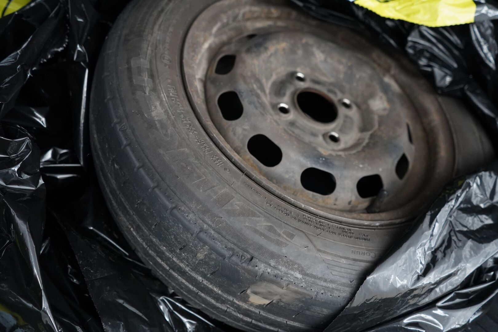 Ford Fiesta 2009 1,25 82 hv Trend M5 3-ovinen - YritysOutlet - Myydään vain yrityksille - Suomi-auto toiselta omistajalta / Kahdet renkaat