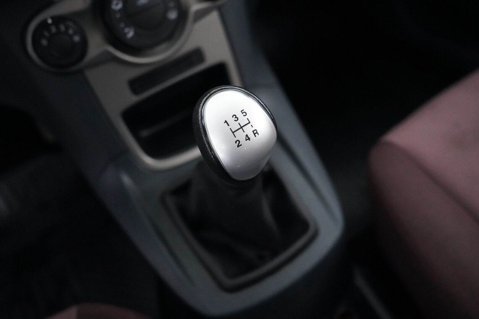 Ford Fiesta 2009 1,25 82 hv Trend M5 3-ovinen - YritysOutlet - Myydään vain yrityksille - Suomi-auto toiselta omistajalta / Kahdet renkaat