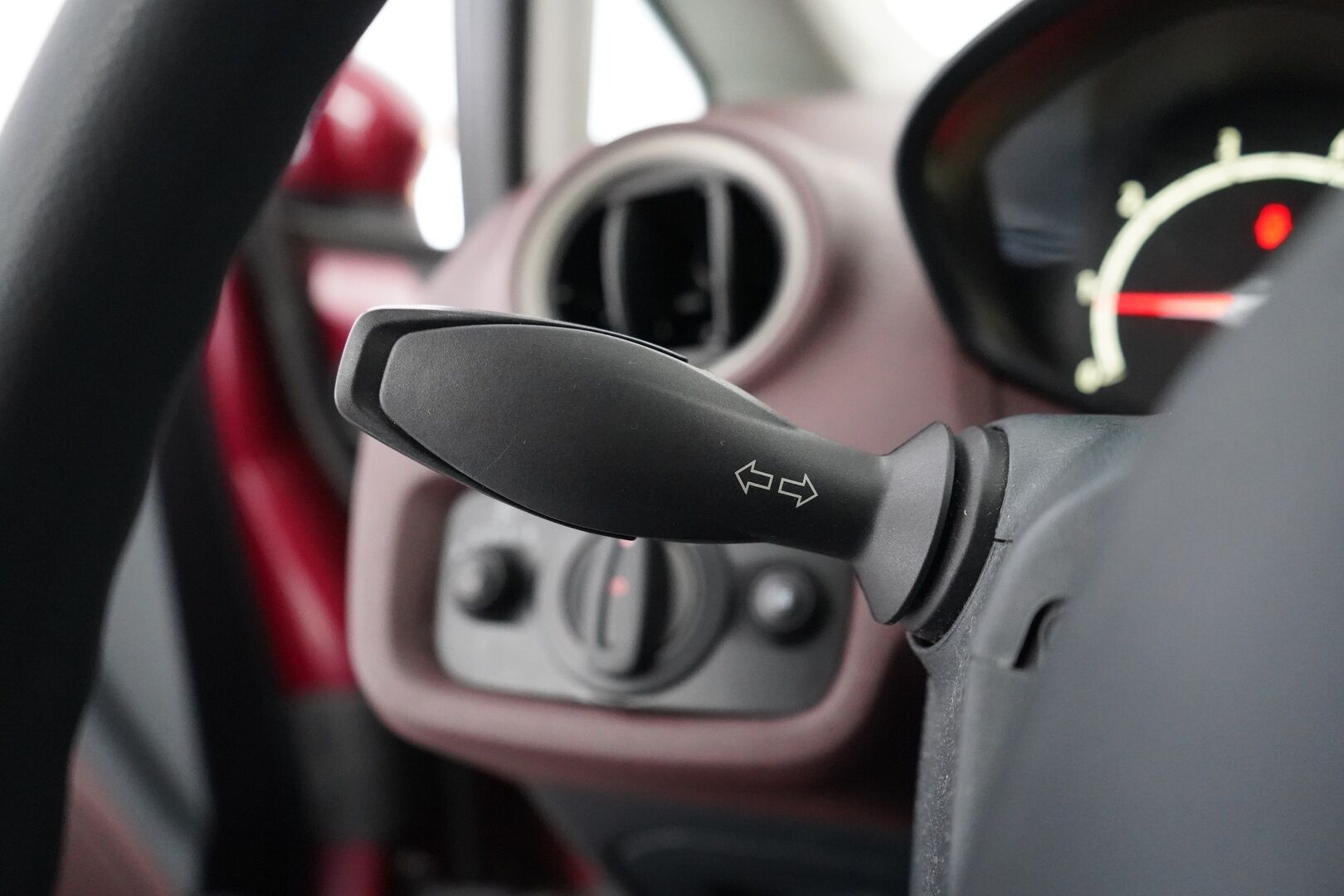 Ford Fiesta 2009 1,25 82 hv Trend M5 3-ovinen - YritysOutlet - Myydään vain yrityksille - Suomi-auto toiselta omistajalta / Kahdet renkaat