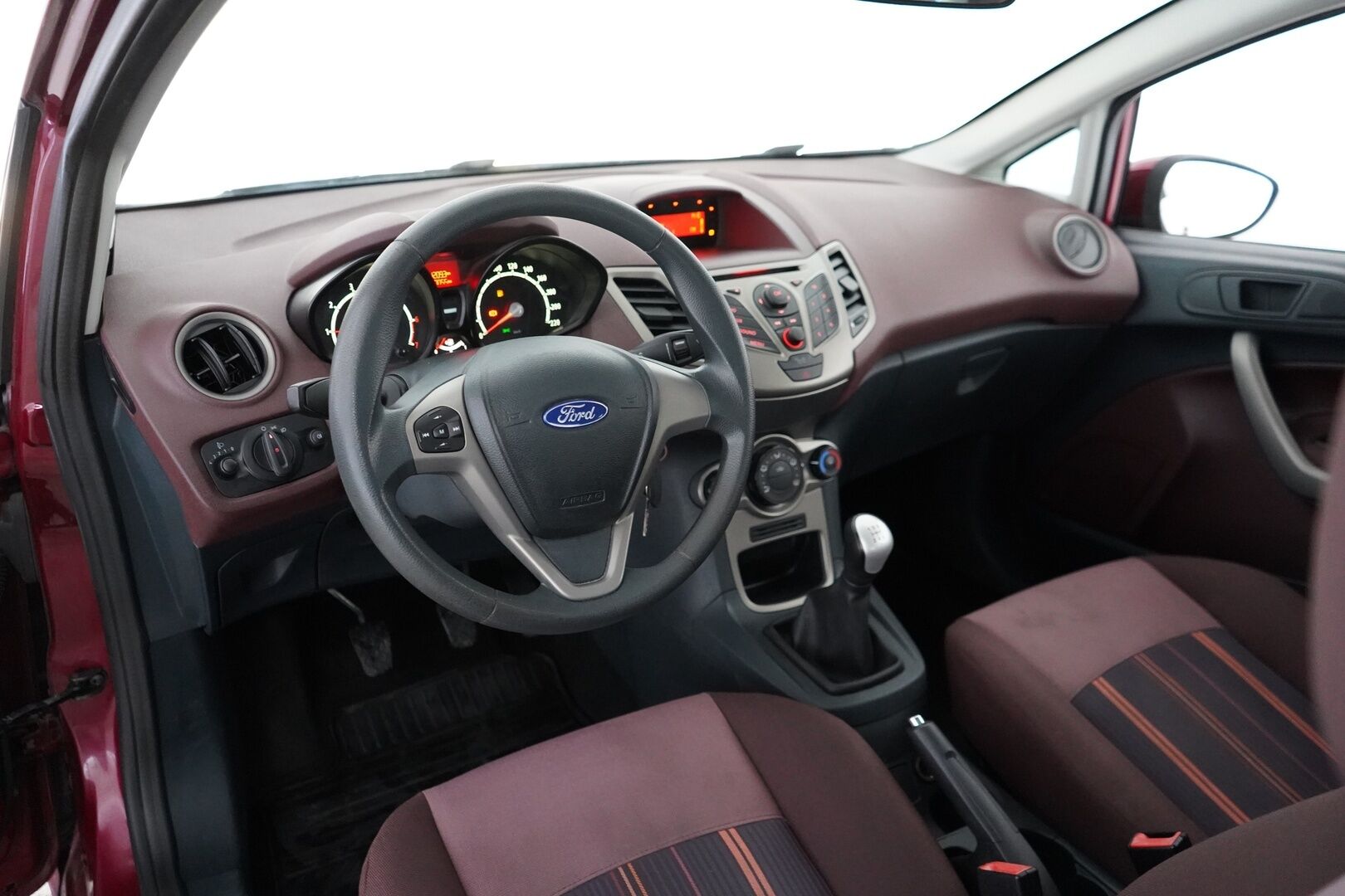 Ford Fiesta 2009 1,25 82 hv Trend M5 3-ovinen - YritysOutlet - Myydään vain yrityksille - Suomi-auto toiselta omistajalta / Kahdet renkaat