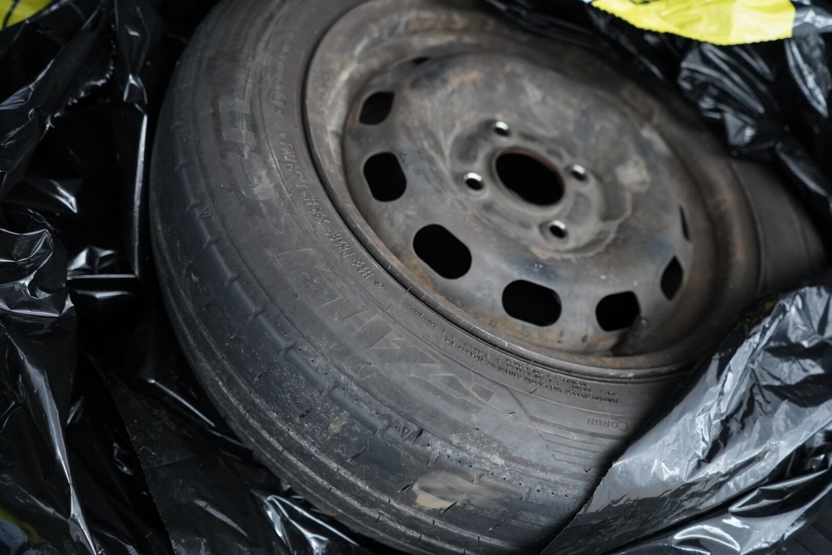 Ford Fiesta 2009 1,25 82 hv Trend M5 3-ovinen - YritysOutlet - Myydään vain yrityksille - Suomi-auto toiselta omistajalta / Kahdet renkaat