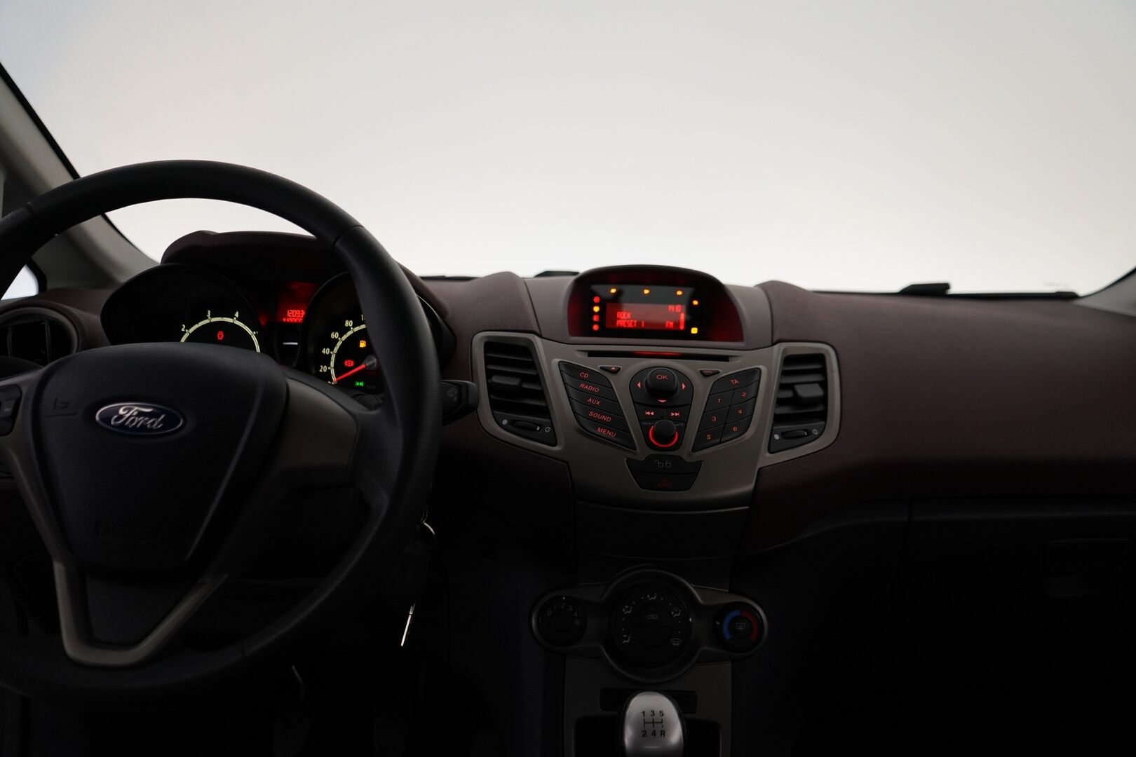 Ford Fiesta 2009 1,25 82 hv Trend M5 3-ovinen - YritysOutlet - Myydään vain yrityksille - Suomi-auto toiselta omistajalta / Kahdet renkaat