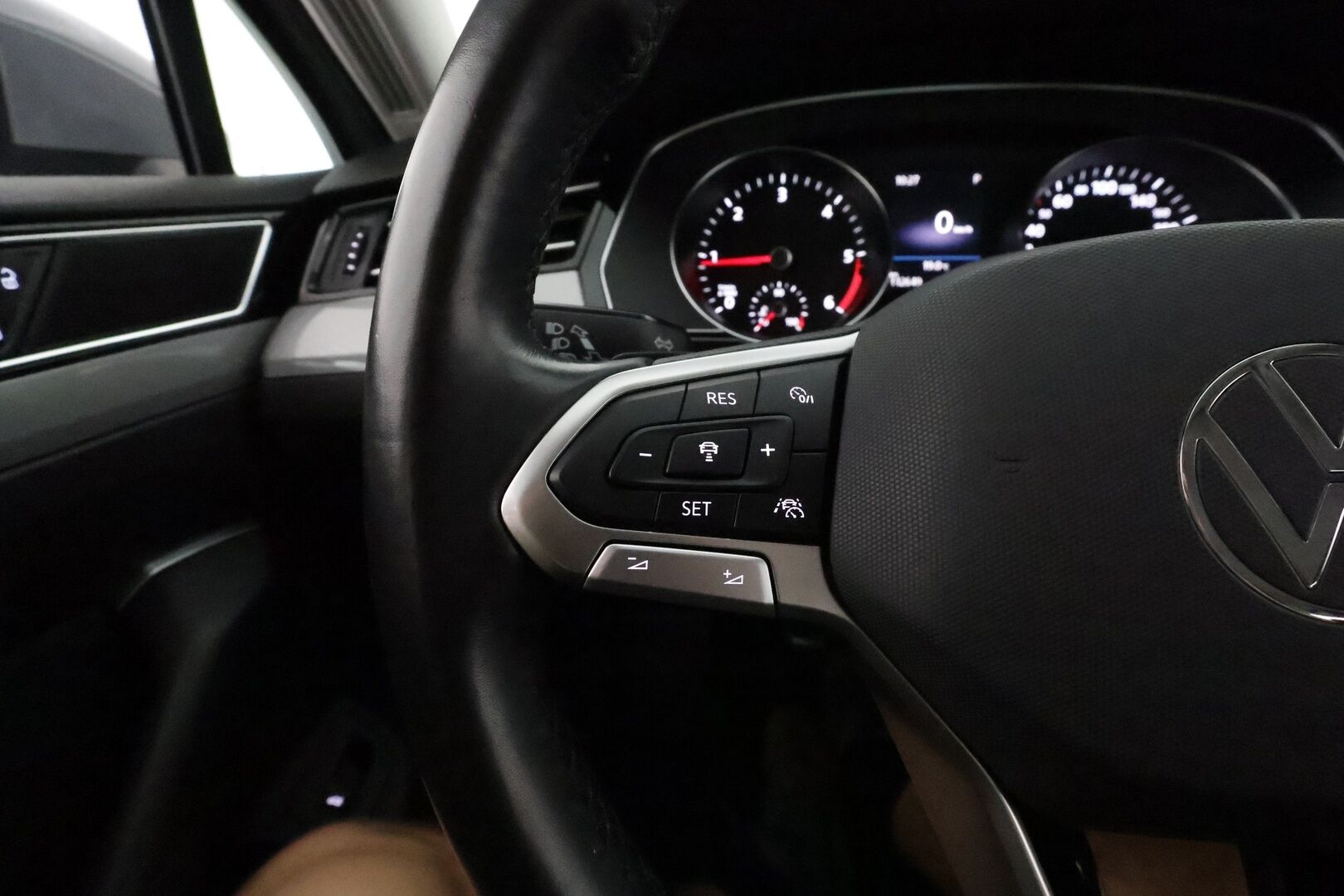 Volkswagen Passat 2022 Sedan Style 2,0 TDI EVO SCR 110 kW DSG-autom. **Adapt.vakkari / P.kamera / Koukku / LED / Webasto / KeylessGo** - 1.Om Suomi-auto / Kahdet renkaat aluvanteilla / Apple&Android 