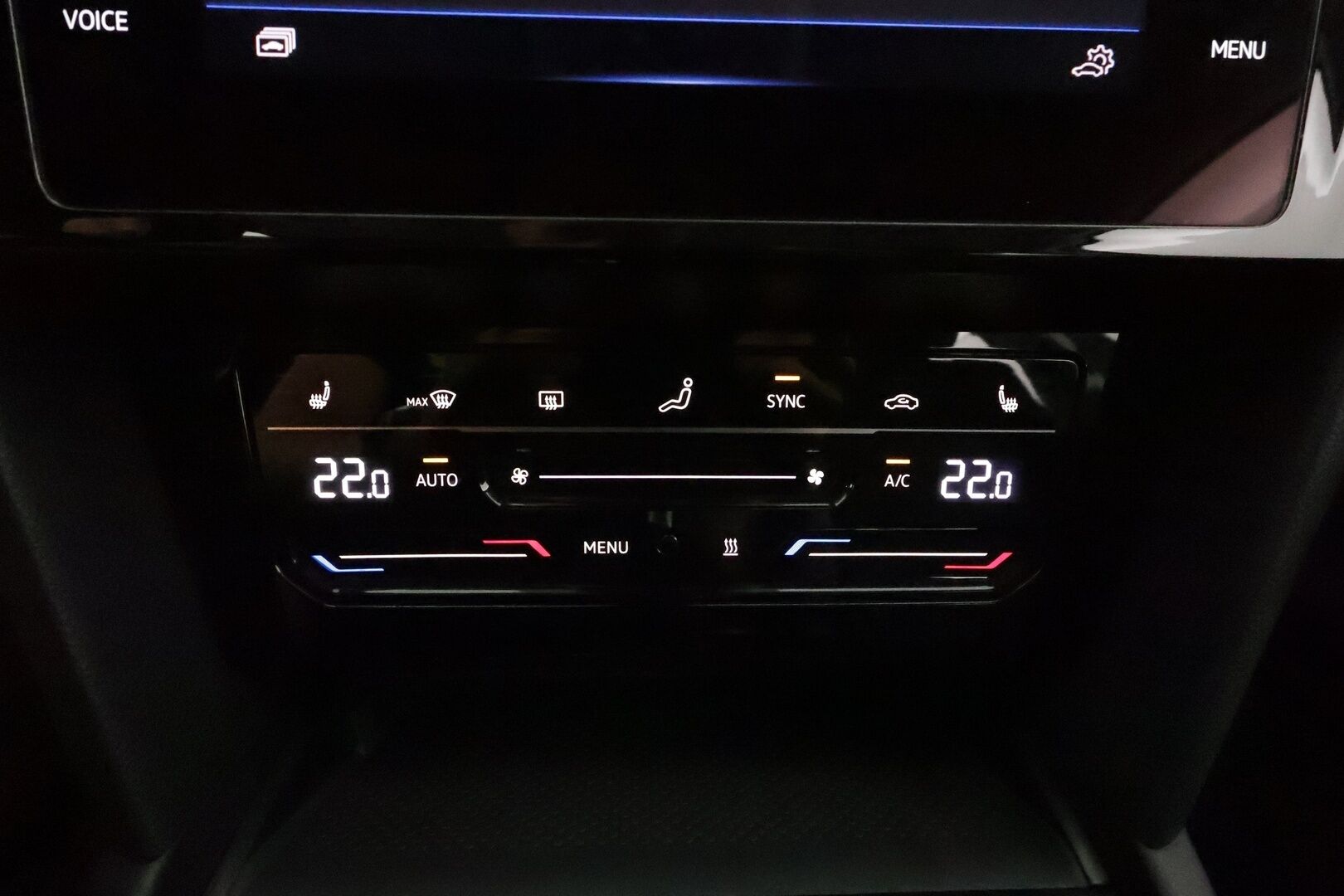 Volkswagen Passat 2022 Sedan Style 2,0 TDI EVO SCR 110 kW DSG-autom. **Adapt.vakkari / P.kamera / Koukku / LED / Webasto / KeylessGo** - 1.Om Suomi-auto / Kahdet renkaat aluvanteilla / Apple&Android 