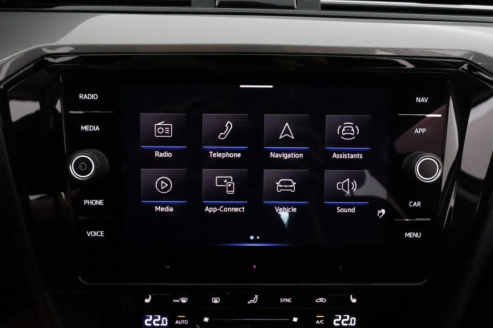 Volkswagen Passat 2022 Sedan Style 2,0 TDI EVO SCR 110 kW DSG-autom. **Adapt.vakkari / P.kamera / Koukku / LED / Webasto / KeylessGo** - 1.Om Suomi-auto / Kahdet renkaat aluvanteilla / Apple&Android 