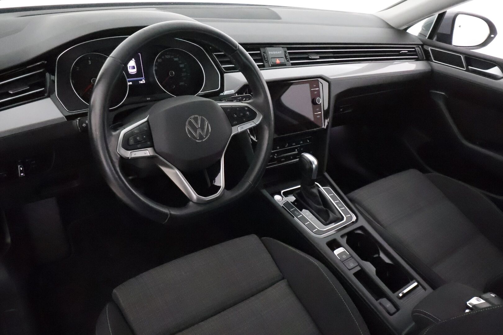Volkswagen Passat 2022 Sedan Style 2,0 TDI EVO SCR 110 kW DSG-autom. **Adapt.vakkari / P.kamera / Koukku / LED / Webasto / KeylessGo** - 1.Om Suomi-auto / Kahdet renkaat aluvanteilla / Apple&Android 