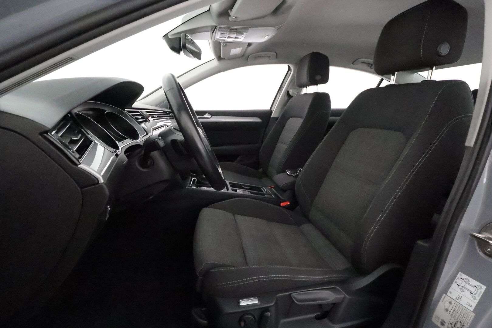 Volkswagen Passat 2022 Sedan Style 2,0 TDI EVO SCR 110 kW DSG-autom. **Adapt.vakkari / P.kamera / Koukku / LED / Webasto / KeylessGo** - 1.Om Suomi-auto / Kahdet renkaat aluvanteilla / Apple&Android 