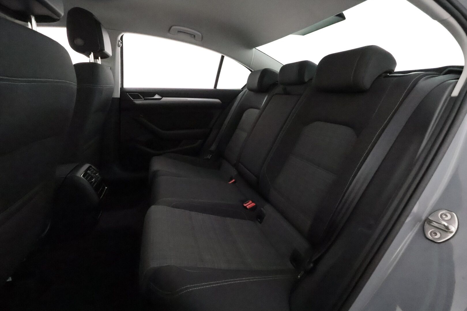 Volkswagen Passat 2022 Sedan Style 2,0 TDI EVO SCR 110 kW DSG-autom. **Adapt.vakkari / P.kamera / Koukku / LED / Webasto / KeylessGo** - 1.Om Suomi-auto / Kahdet renkaat aluvanteilla / Apple&Android 