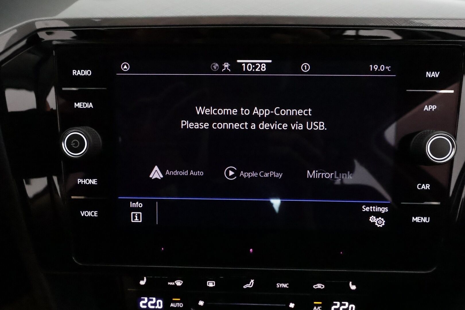 Volkswagen Passat 2022 Sedan Style 2,0 TDI EVO SCR 110 kW DSG-autom. **Adapt.vakkari / P.kamera / Koukku / LED / Webasto / KeylessGo** - 1.Om Suomi-auto / Kahdet renkaat aluvanteilla / Apple&Android 