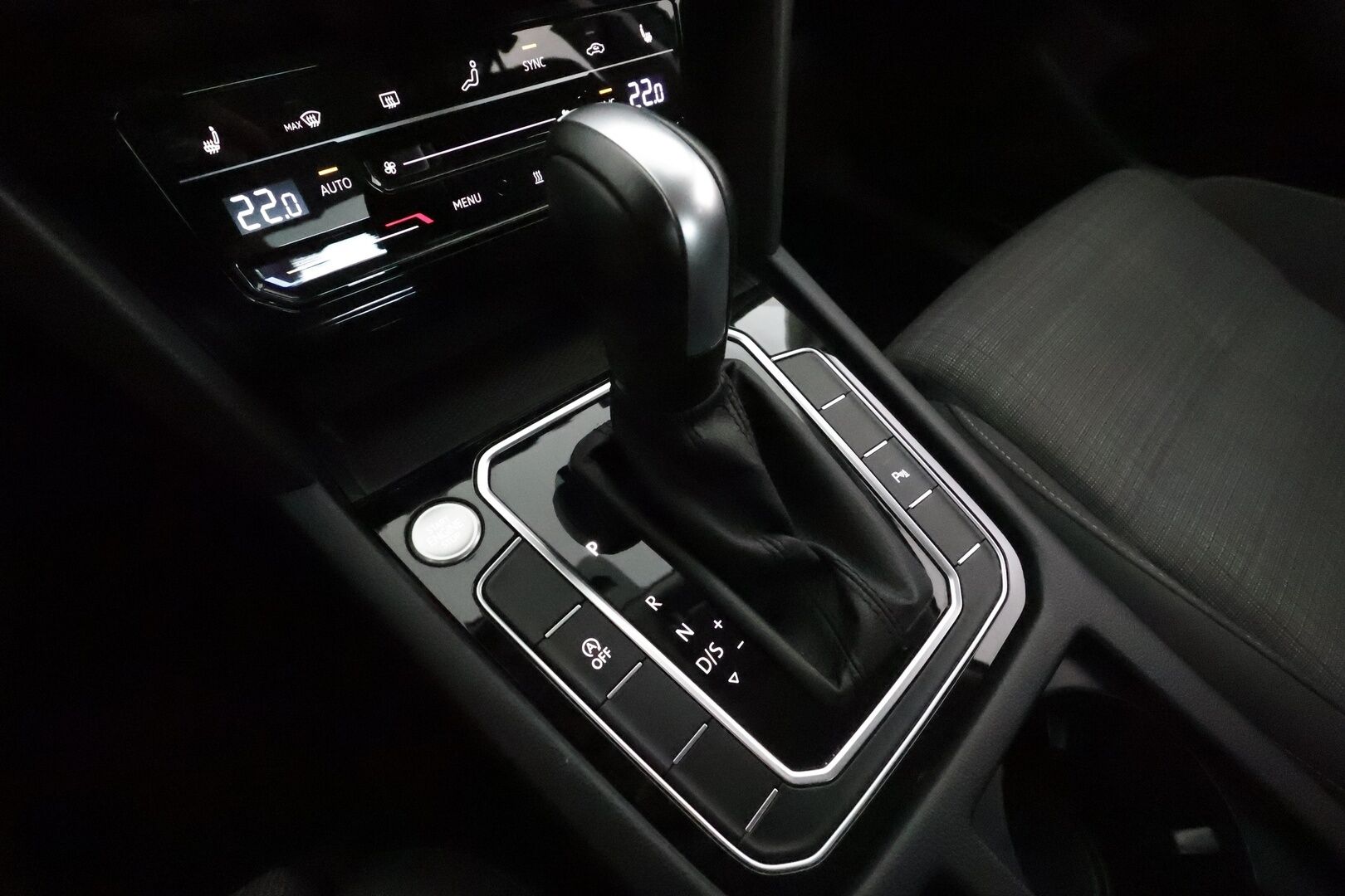 Volkswagen Passat 2022 Sedan Style 2,0 TDI EVO SCR 110 kW DSG-autom. **Adapt.vakkari / P.kamera / Koukku / LED / Webasto / KeylessGo** - 1.Om Suomi-auto / Kahdet renkaat aluvanteilla / Apple&Android 