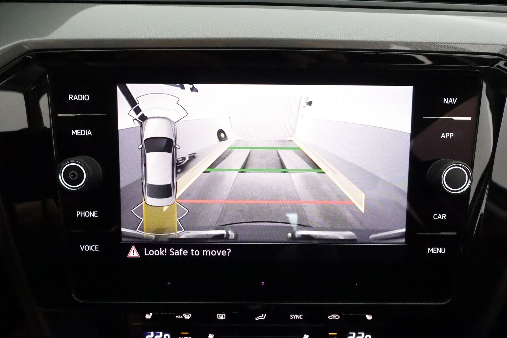 Volkswagen Passat 2022 Sedan Style 2,0 TDI EVO SCR 110 kW DSG-autom. **Adapt.vakkari / P.kamera / Koukku / LED / Webasto / KeylessGo** - 1.Om Suomi-auto / Kahdet renkaat aluvanteilla / Apple&Android 