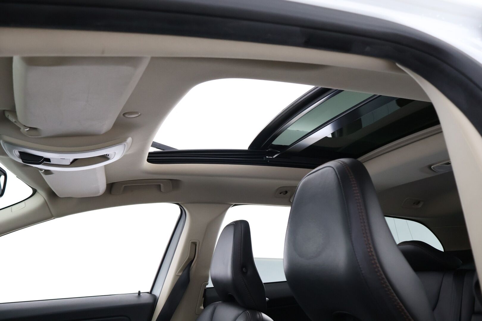 Volvo XC60 2009 D5 AWD Summum Business aut * Suomiauto / Webasto / Adapt.Vakkari / Panorama / Koukku / Supervarusteet! - High Performance Audio / Juuri tullut Tampereelle!
