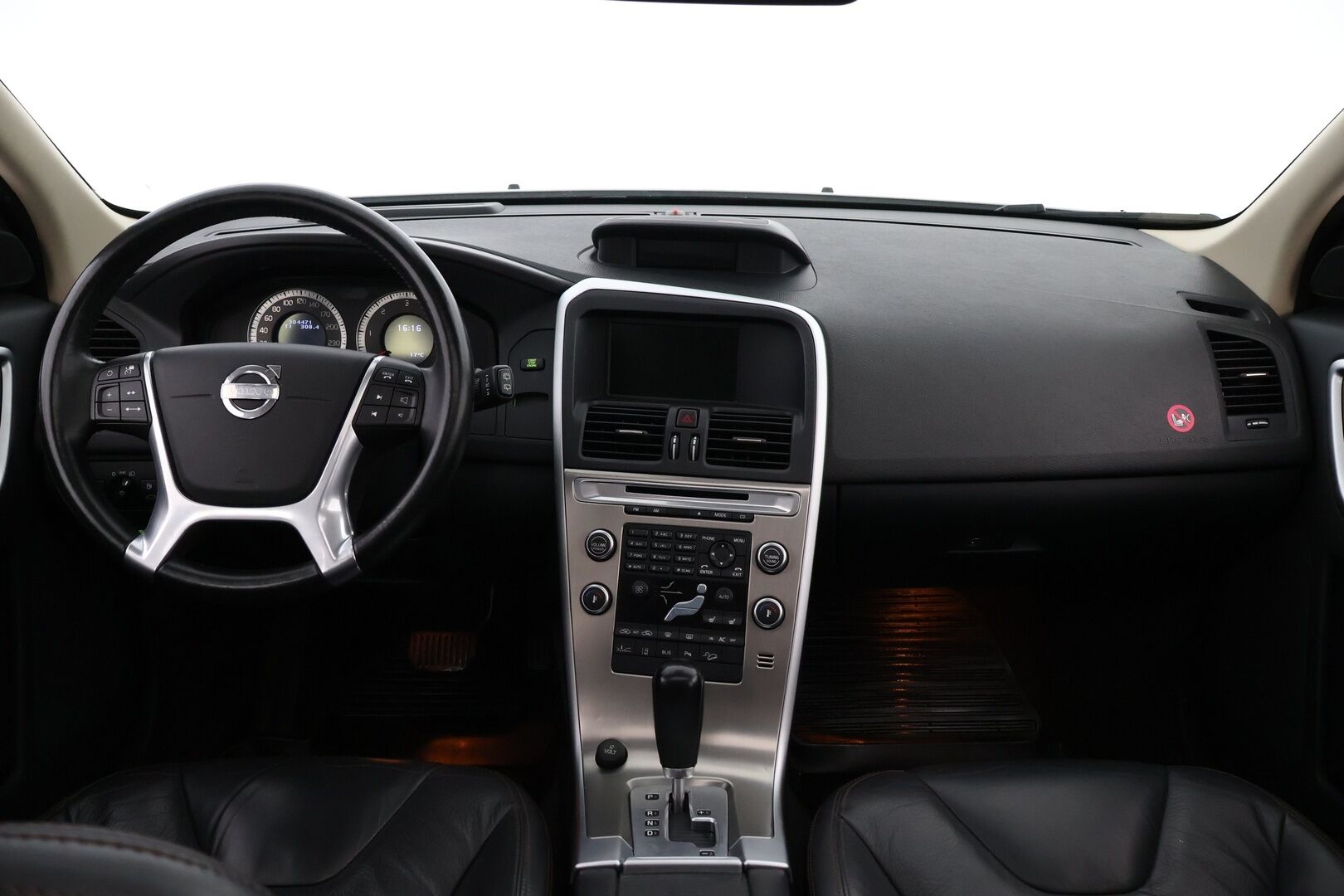 Volvo XC60 2009 D5 AWD Summum Business aut * Suomiauto / Webasto / Adapt.Vakkari / Panorama / Koukku / Supervarusteet! - High Performance Audio / Juuri tullut Tampereelle!