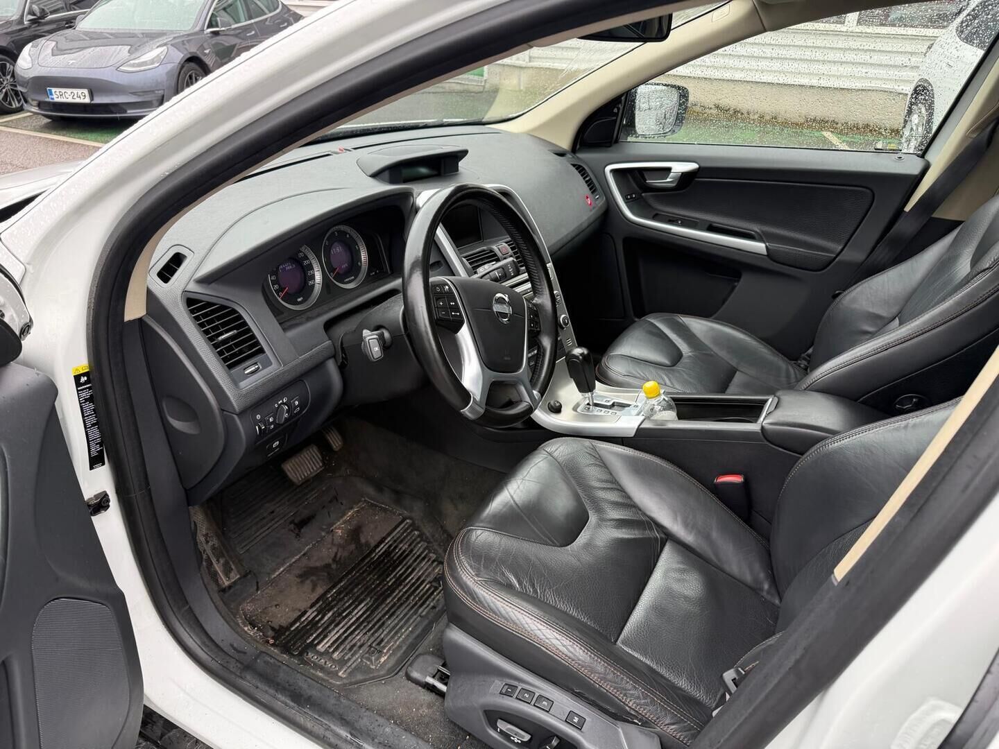 Volvo XC60 2009 D5 AWD Summum Business aut * Suomiauto / Webasto / Adapt.Vakkari / Panorama / Koukku / Supervarusteet! - High Performance Audio / Juuri tullut Tampereelle!