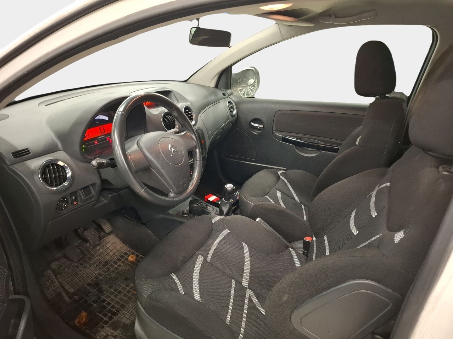 Citroen C2 2009 1,4i VTR Vision  *  YritysOutlet - Myydään vain yrityksille / Juuri katsastettu / 2x renkaat / Lohko / 2x avaimet * - * Tämä auto myydään YritysOutlet -valikoimasta vain yritykselle / JUURI KATSASTETTU / 2-ovinen hieno VTR *