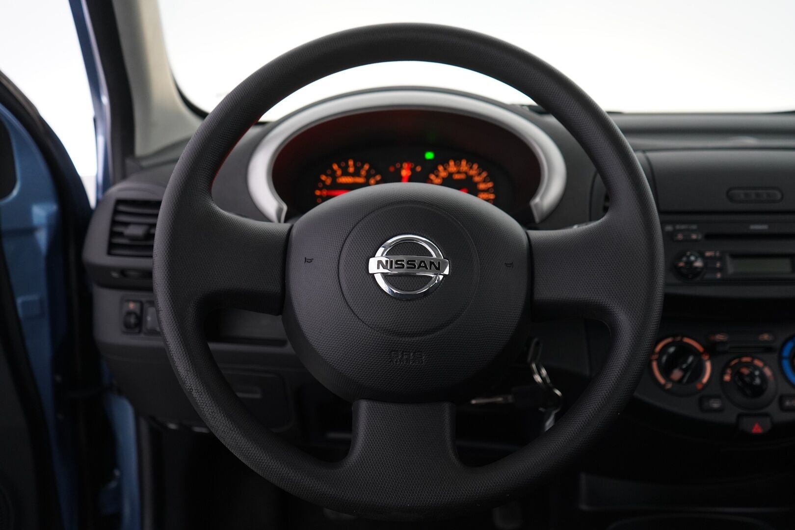 Nissan Micra 2009 1,2 59 Visia 5-vaiht. 5-ov. - Lohko | Ilmastointi | 2x Renkaat | Suomi-auto | Huoltokirja