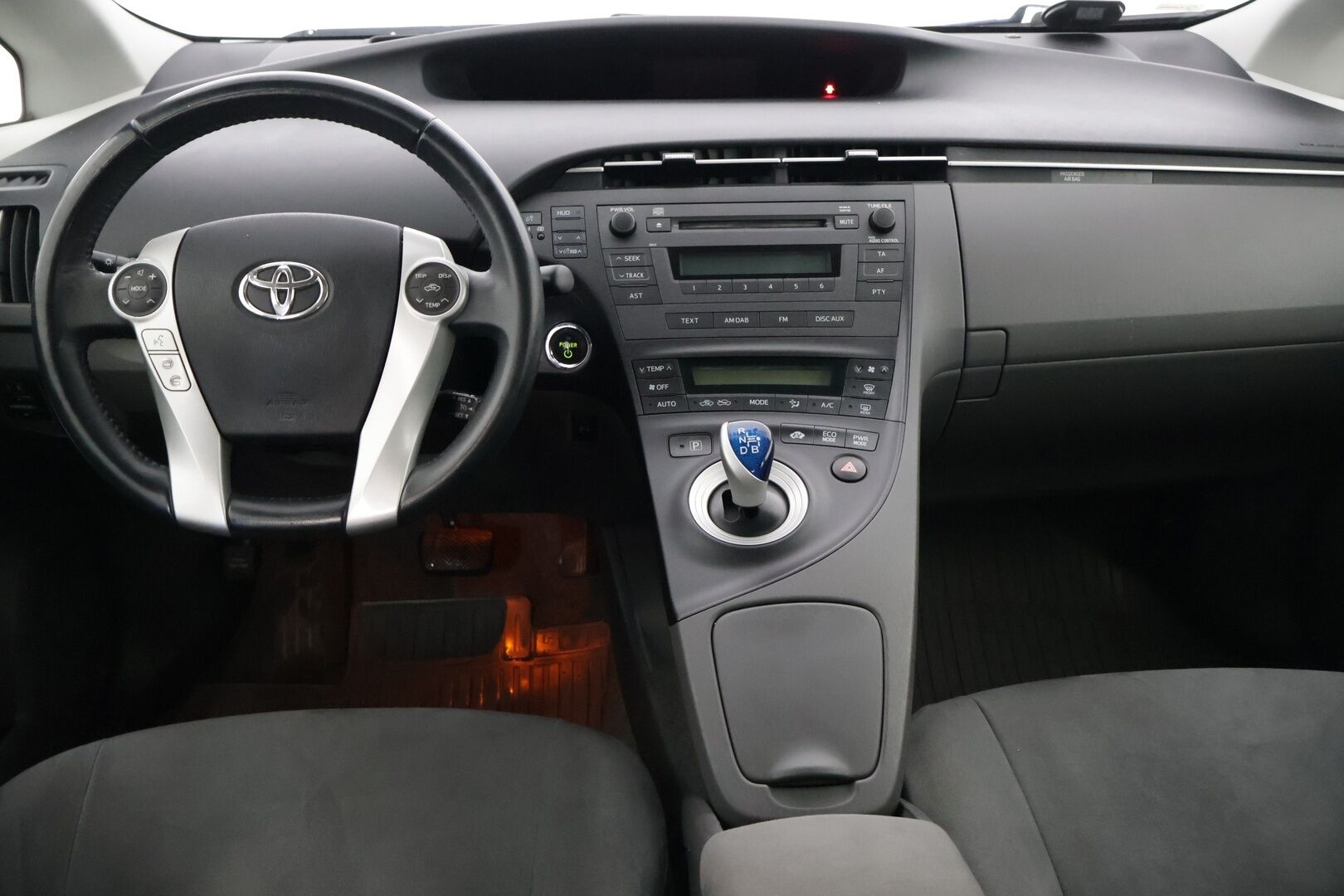Toyota Prius 2010 HSD Sol 5ov - 2 renkaat / HUD / Vakinopeudensäädin / Huoltohistoria *