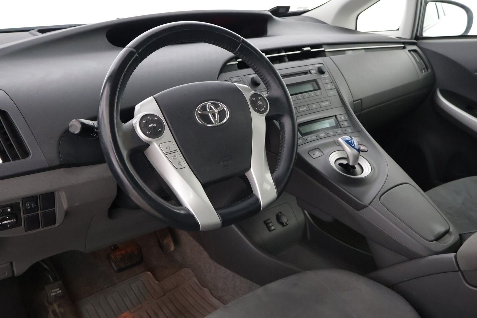 Toyota Prius 2010 HSD Sol 5ov - 2 renkaat / HUD / Vakinopeudensäädin / Huoltohistoria *