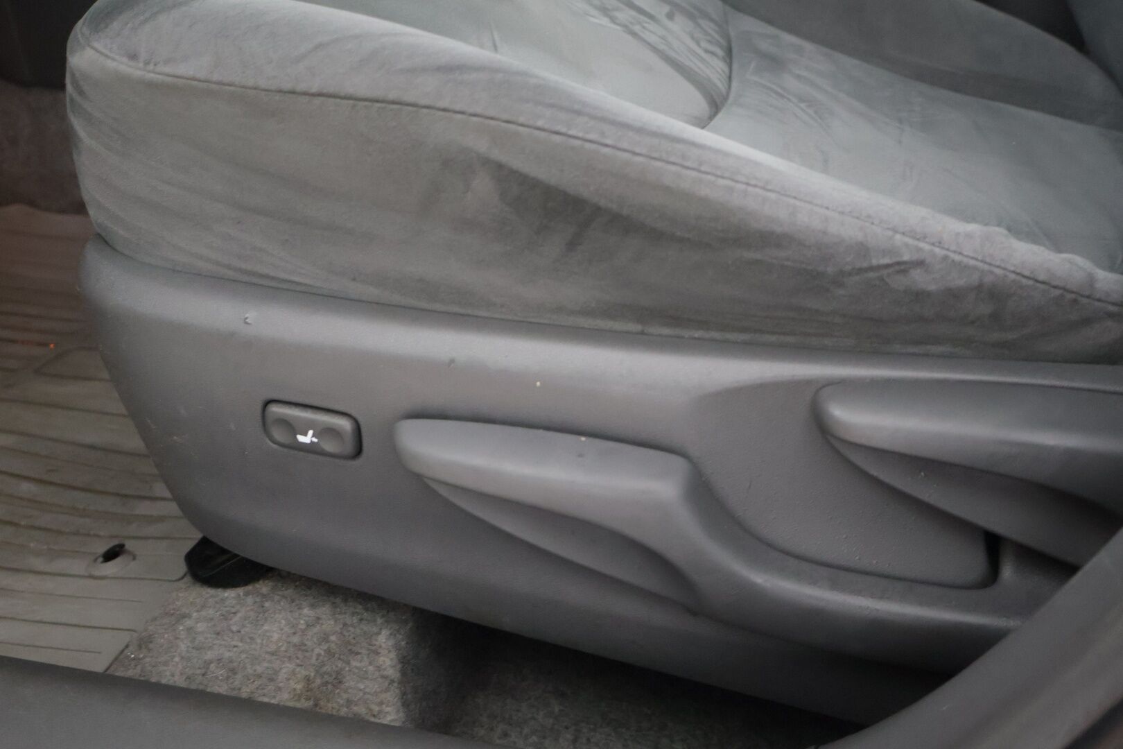 Toyota Prius 2010 HSD Sol 5ov - 2 renkaat / HUD / Vakinopeudensäädin / Huoltohistoria *