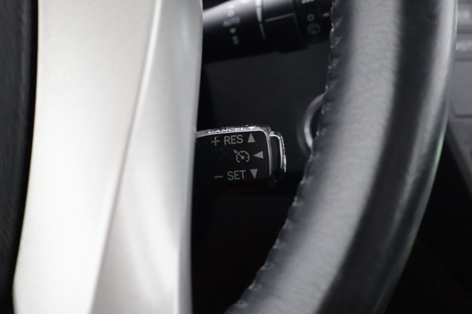 Toyota Prius 2010 HSD Sol 5ov - 2 renkaat / HUD / Vakinopeudensäädin / Huoltohistoria *