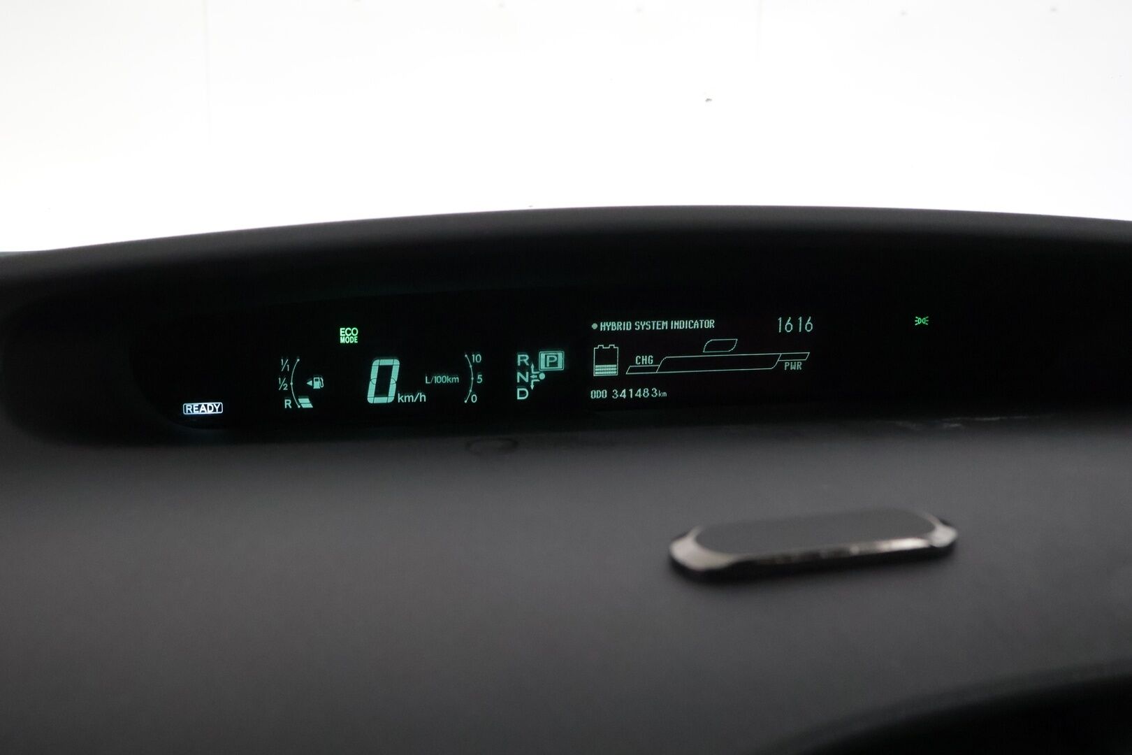 Toyota Prius 2010 Hybrid Sport ** Juuri katsastettu / HUD / Keyless / Kahdet renkaat - ** Tämä huippu myydään huudossa!