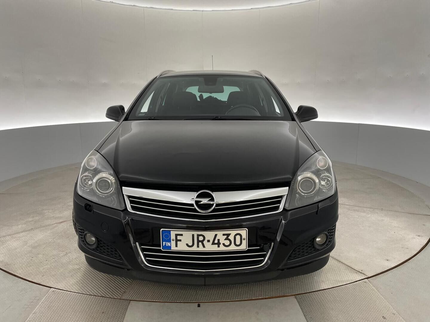 Opel Astra 2010 Wagon Ultimate 1,6 Ecotec 85kW MT5 - Myydään Huutokaupat.com - – Tämä auto myydään huutokaupat.com -sivuston kautta | Juuri Katsastettu & Huollettu! | Lohko+Sisäpistoke | Vakkari | 2X Renkaat & Vanteet |