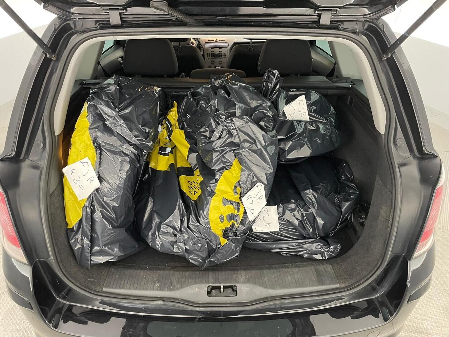 Opel Astra 2010 Wagon Ultimate 1,6 Ecotec 85kW MT5 - Myydään Huutokaupat.com - – Tämä auto myydään huutokaupat.com -sivuston kautta | Juuri Katsastettu & Huollettu! | Lohko+Sisäpistoke | Vakkari | 2X Renkaat & Vanteet |