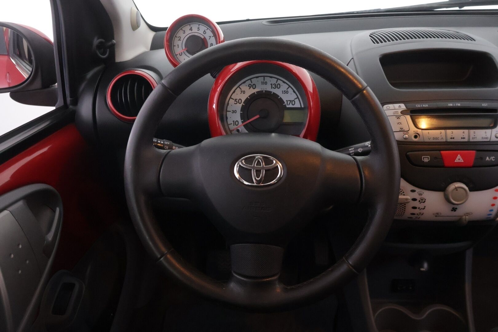 Toyota AYGO 2011 1,0 VVT-i Red  Myydään  Huutokaupat.com - Myyään Huutokaupat.com
